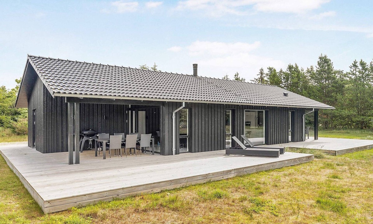 Bratten Strand House | 6 person holiday home in Jerup