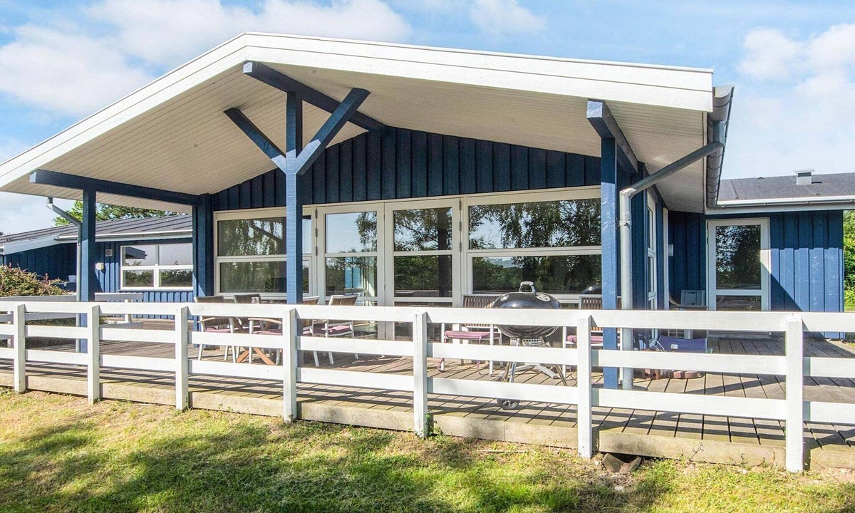 Skødshoved Strand House | 6 person holiday home in Knebel-By Traum