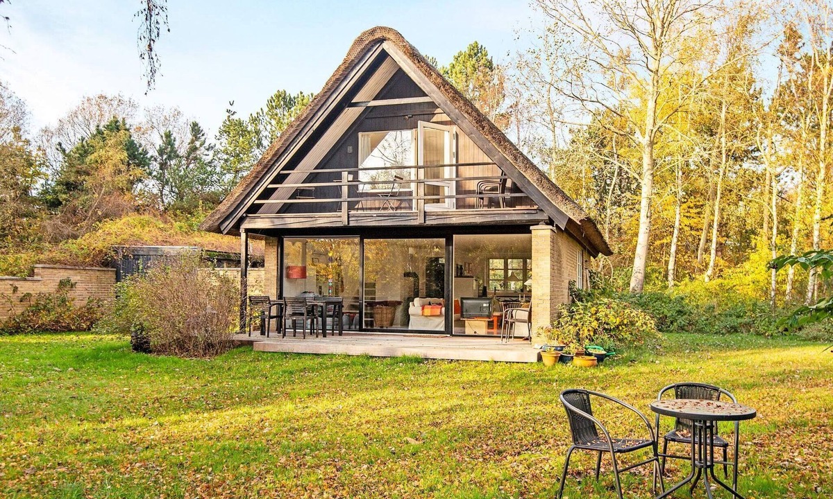 Skødshoved Strand House | 6 person holiday home in Knebel