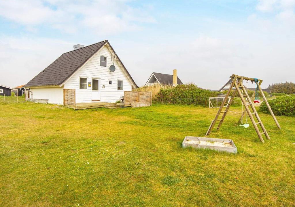 Vrist Strand House | 6 person holiday home in Harbo re