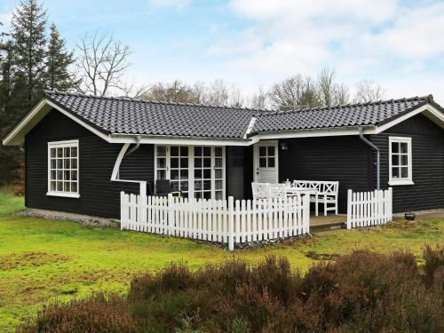 Hou House | 6 person holiday home in Hals