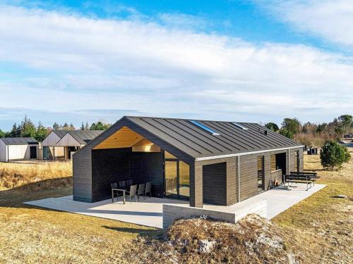 Bratten Strand House | 6 person holiday home in Jerup