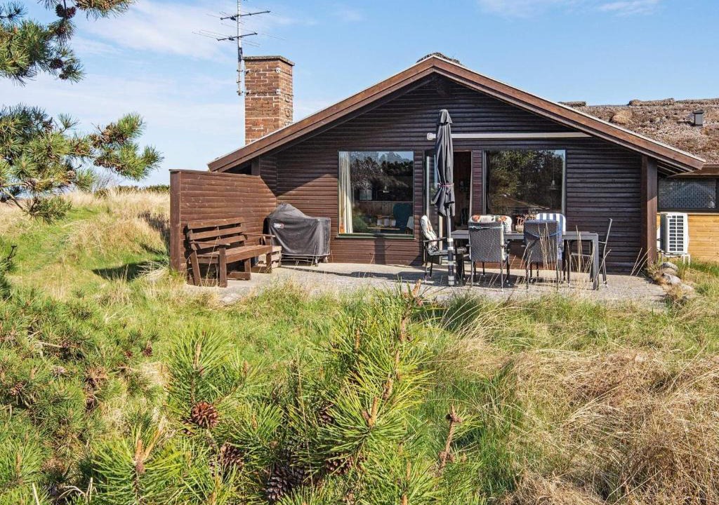Bolilmark House | 6 person holiday home in R m
