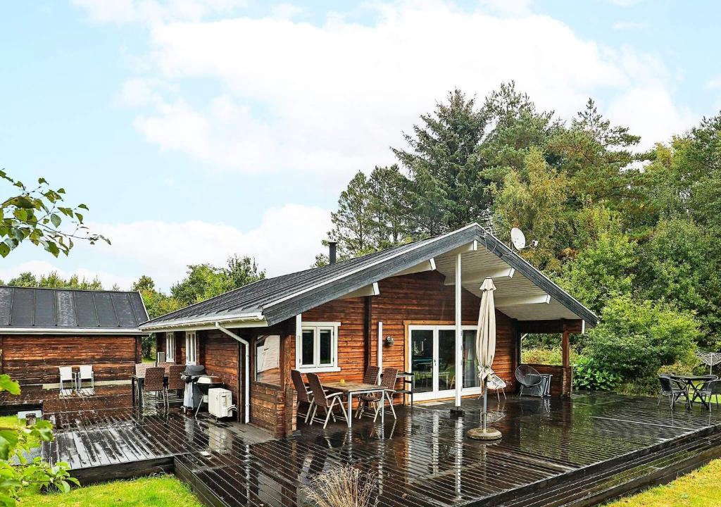 Nordost House | 6 person holiday home in S by