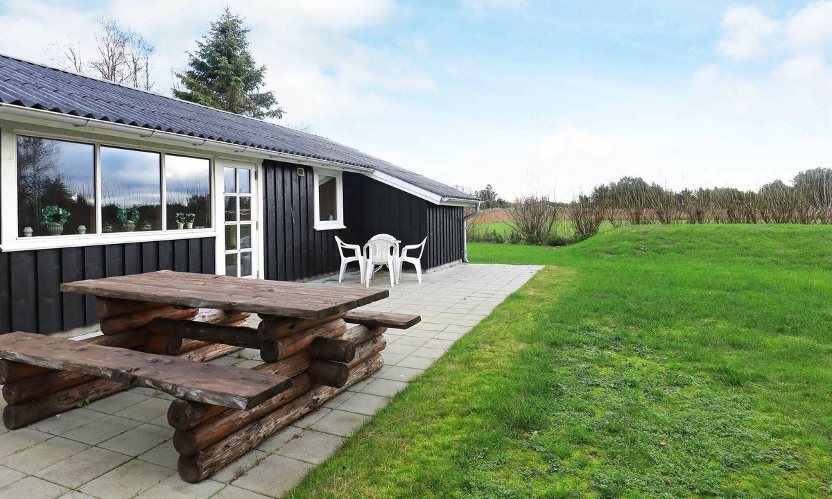 Nordost House | 6 person holiday home in Sæby