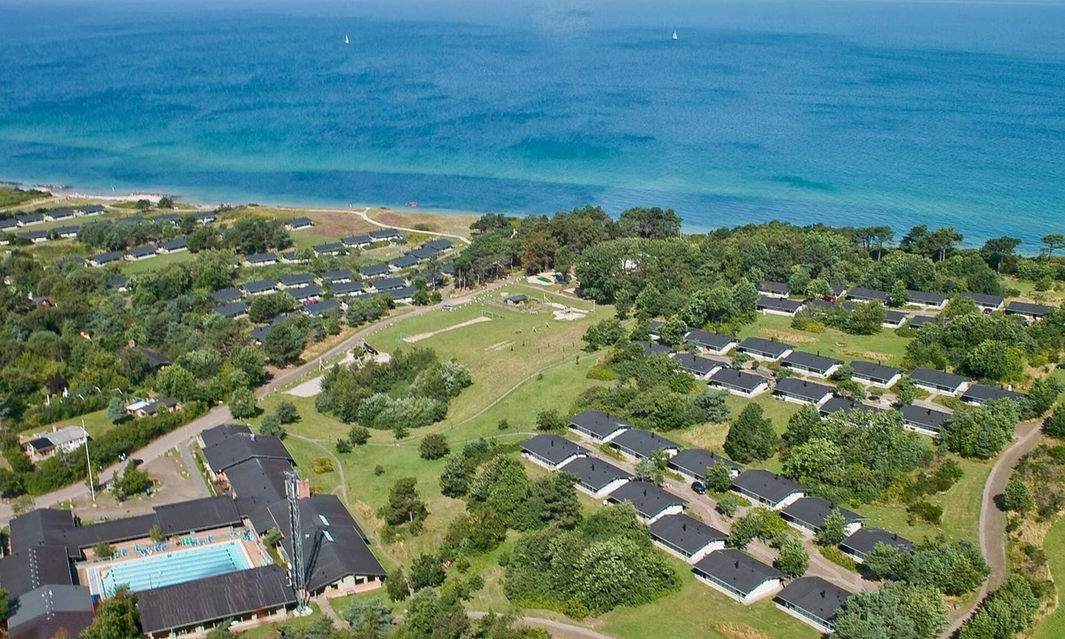 Smidstrup Strand House | 6 person holiday park home in Gilleleje