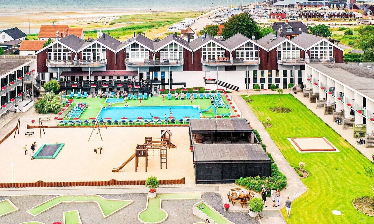 Bønnerup Strand Apartment | 6 person holiday park home in Glesborg