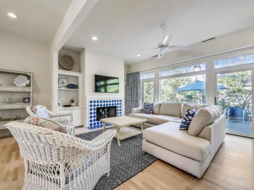 Oceanside House | 6 Ruddy Turnstone