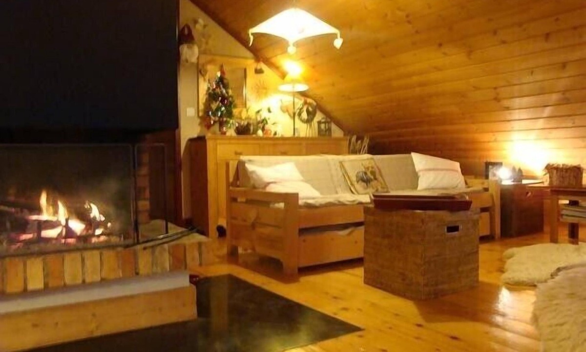 Villard-de-Lans Apartment | 6 to 7 sleeps, spacious with central fireplace, wooden top of the chalet.