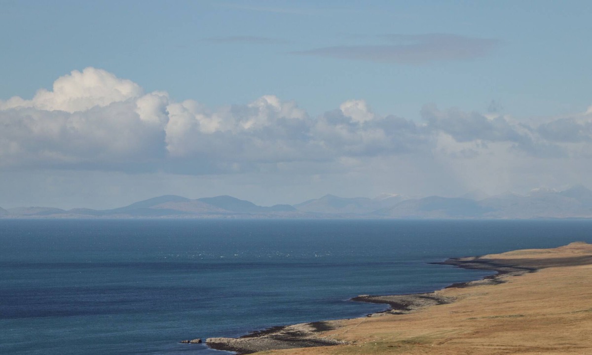 Bornesketaig Cottage | 6 TOTESCORE, with open fire in Uig