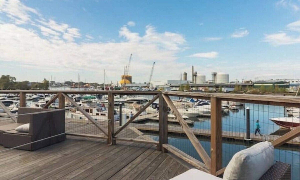 Chelsea Apartment | #6 Waterfront Studio at Marina with deck