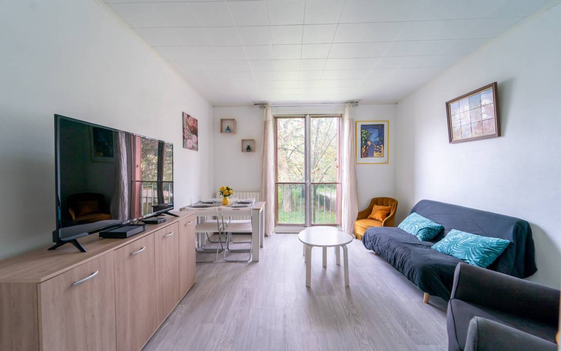Bobigny Apartment | 60 m² Apartment ∙ 2 bedrooms ∙ 5 guests