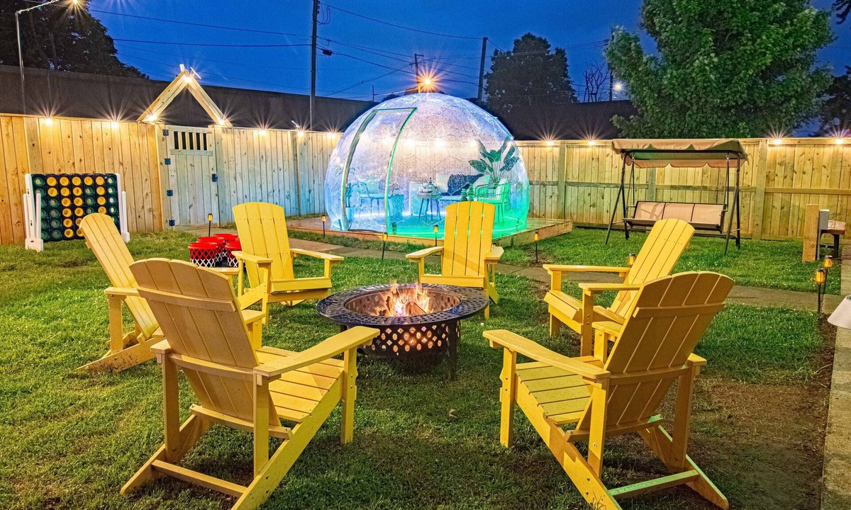 Jeffersonville House | 6000 Sq Ft Historic Riverfront WalknDine Dome Hot Tub Fire pit Pets Views