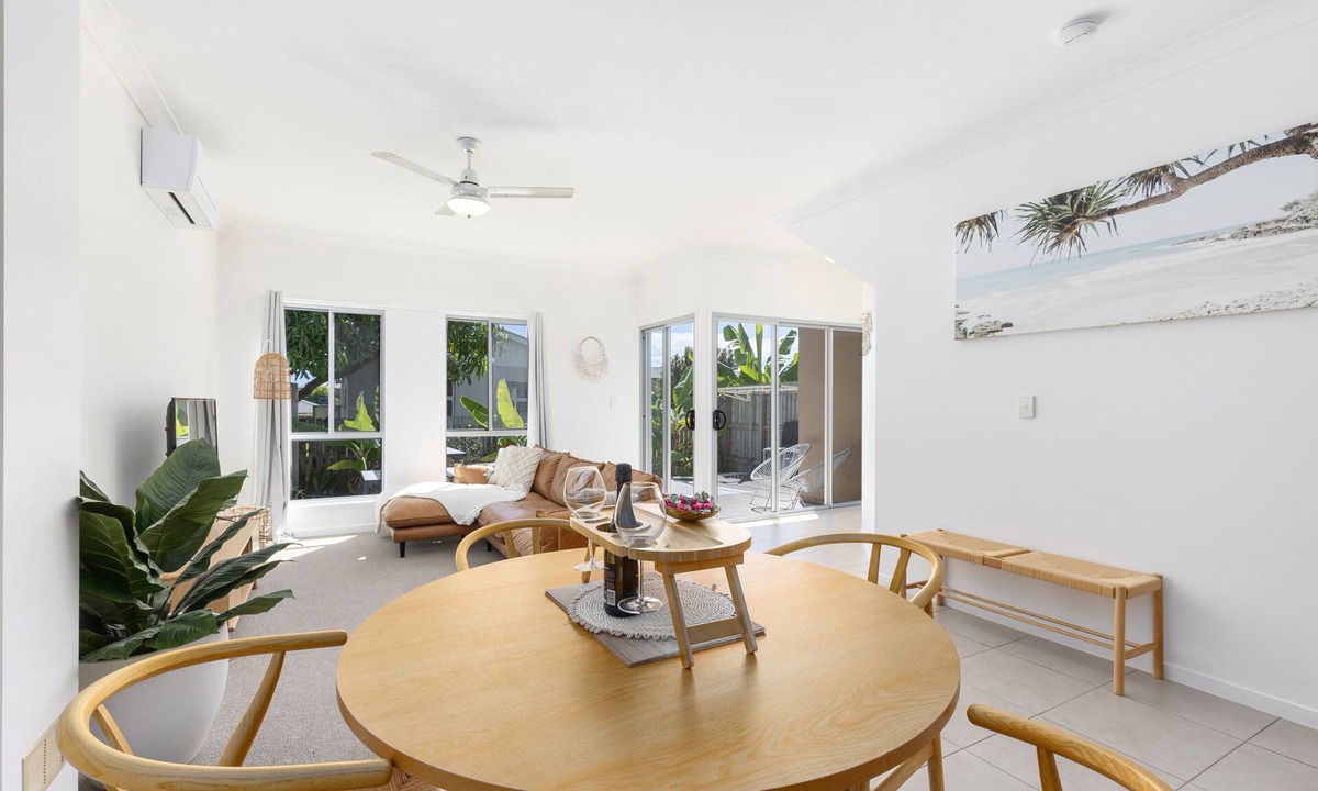 Pialba House | 600m to esplanade - Spacious + Everything you need