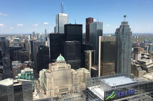 Toronto Entertainment District Apartment | 60th Floor Luxury SkySuite 3BD Lake & City Views
