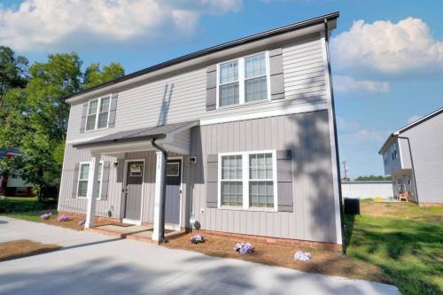 Kannapolis House | 611B Large 3 bedroom Downtown Parking