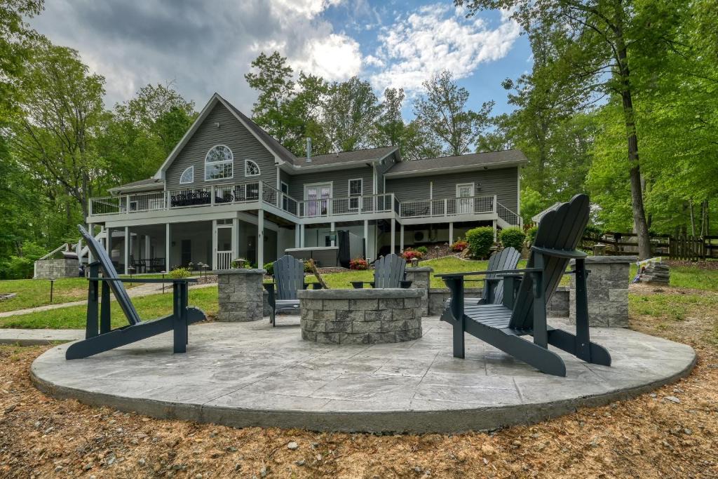 Morgan II House | 6203 Bills Road