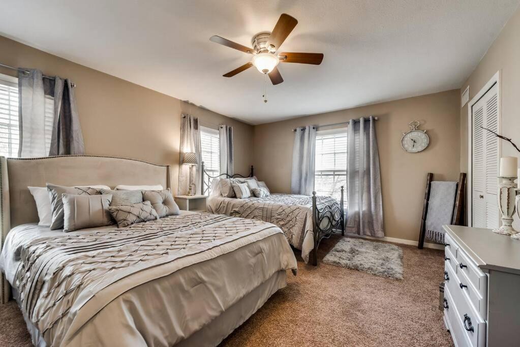 Lakewood House | 62Townhome+1GIGWiFi+Kitchen+Self-ck/in+Full-W/D