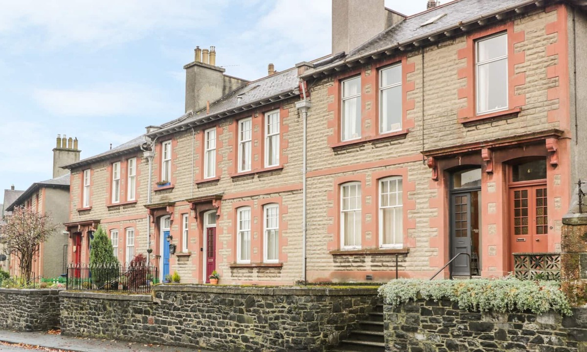 Peebles Cottage | 63 ROSETTA ROAD, family friendly, with a garden in Peebles