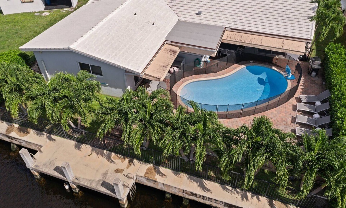 Imperial Point House | 6341 Managed By Brampton Park