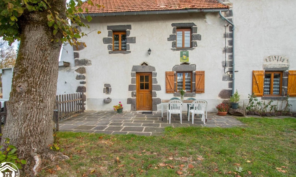 Saint-Ours House | 63g1180 - Saint-ours-les-roches