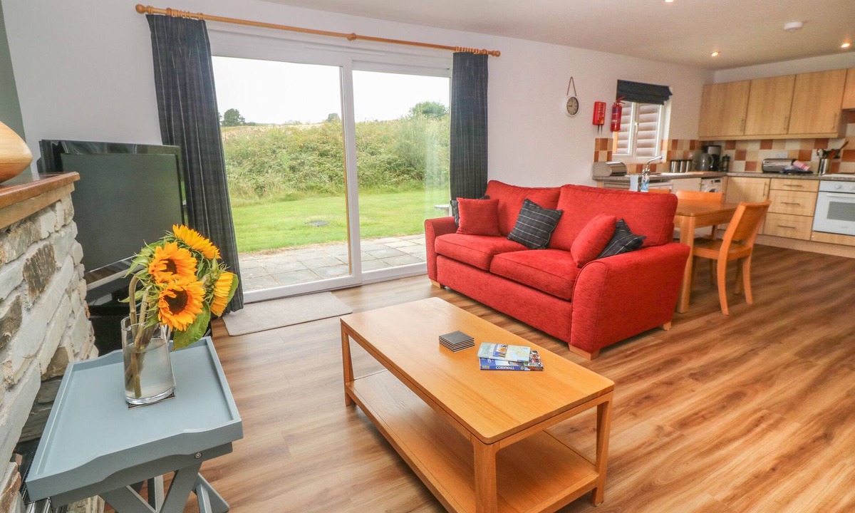 St Wenn Cottage | 64 Waterside