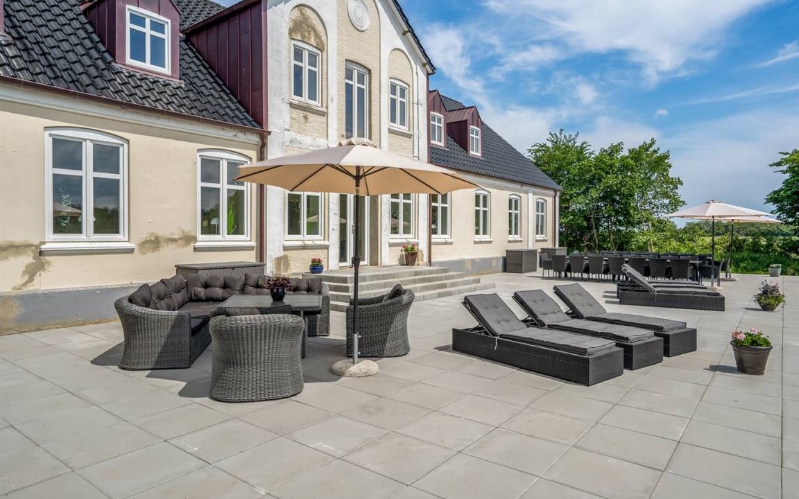 Ballum House | 640 m² House ∙ 12 bedrooms ∙ 32 guests