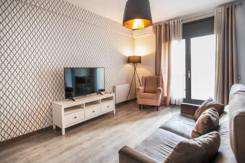 El Camp de l'Arpa del Clot Apartment | 64IND1131 - Apartment with balcony