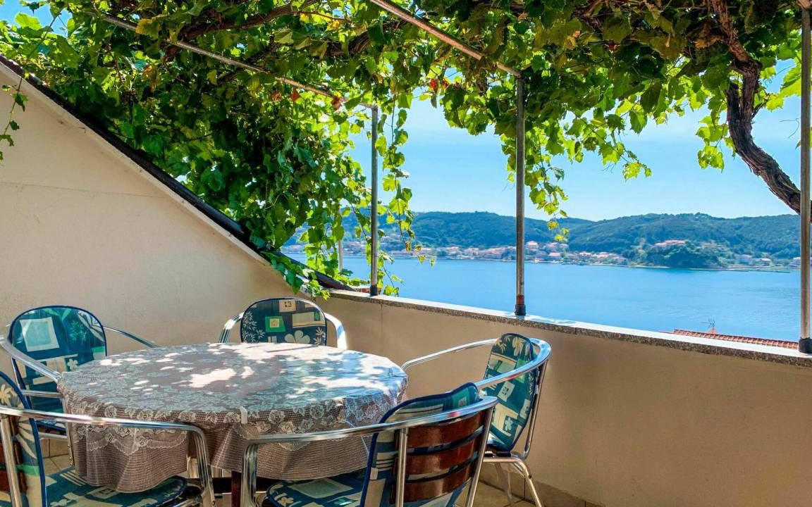Rab Town Apartment | 65 m² Apartment ∙ 1 bedroom ∙ 4 guests