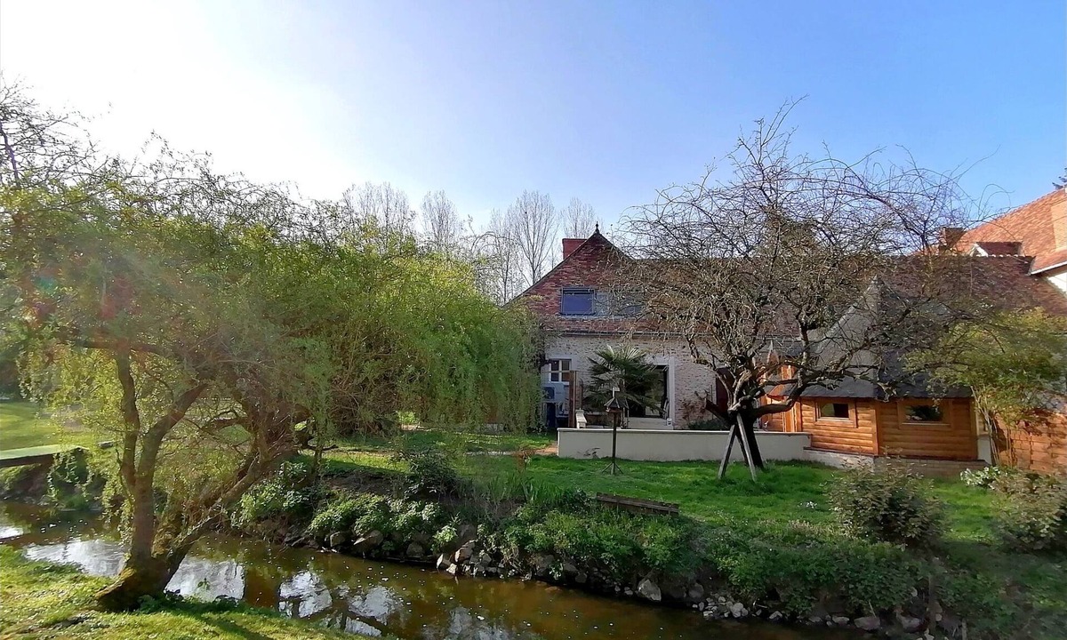 Saint-Hilarion House | 65M² ground floor LOFT on 3.5 HA private park with river and forest