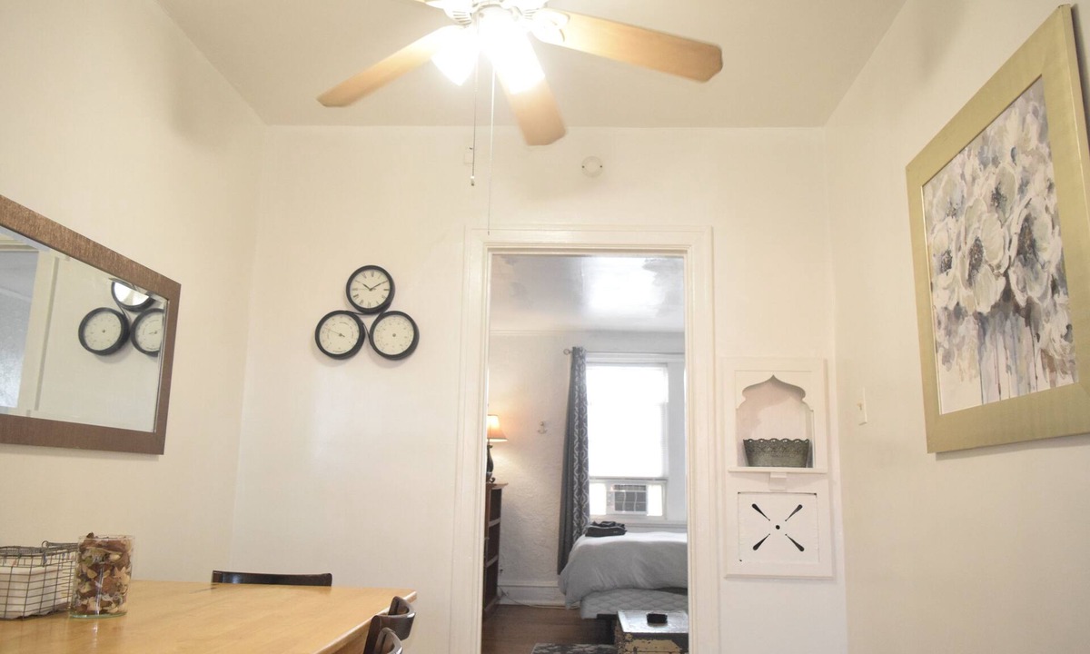 St. Louis Apartment | 6647 1W | Quaint Studio in Central St. Louis