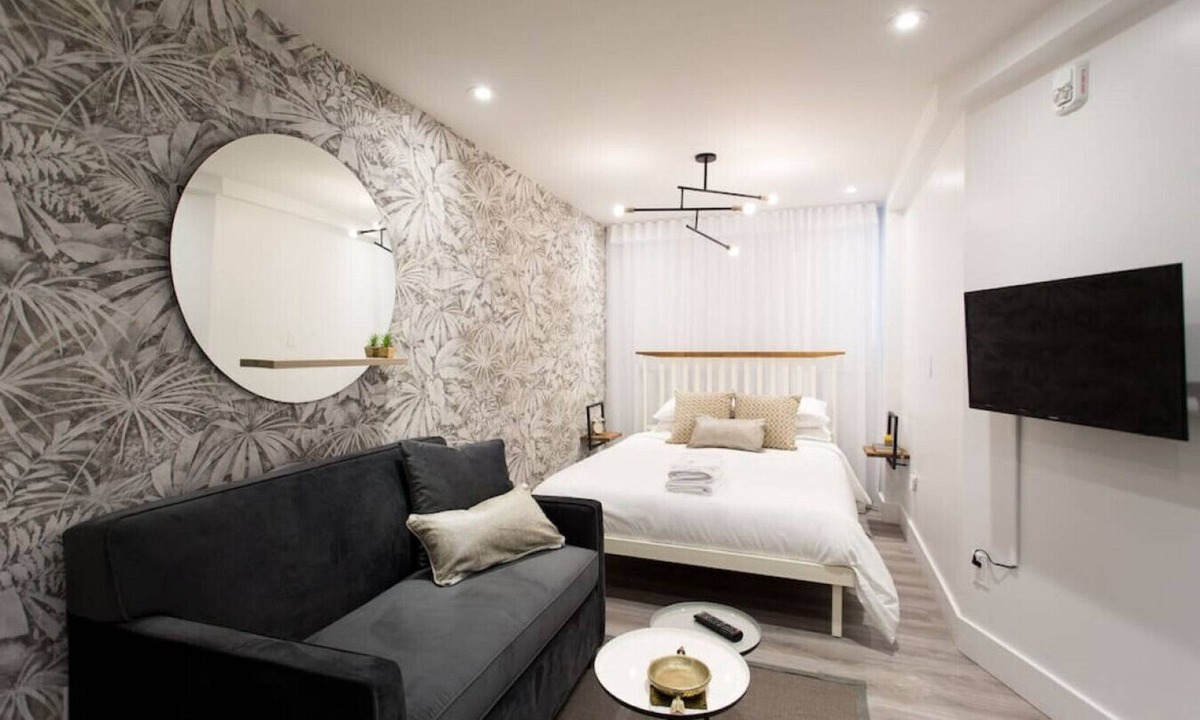 Little Italy Apartment | 6768 - 102 · Cozy and Fresh Mini Studio with kitchen by Denstays
