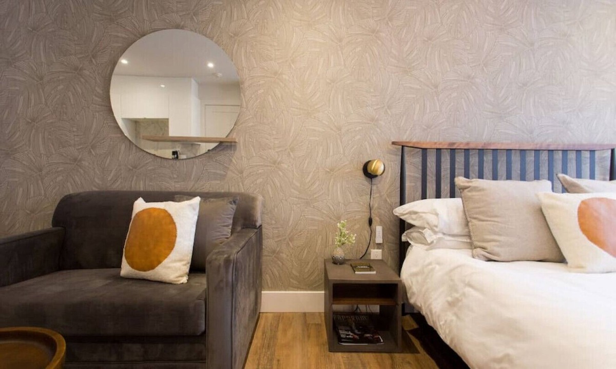 Little Italy Apartment | 6768 - 402 · Blue Oasis Studio with Full Kitchen and Bath by Denstays
