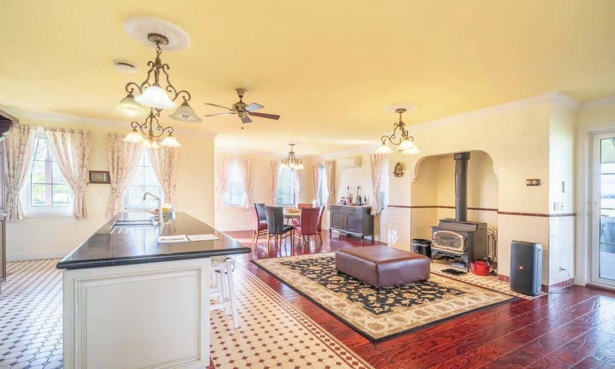 Lang Lang House | 6B Luxury Rustic Farm Manor In Lang Lang