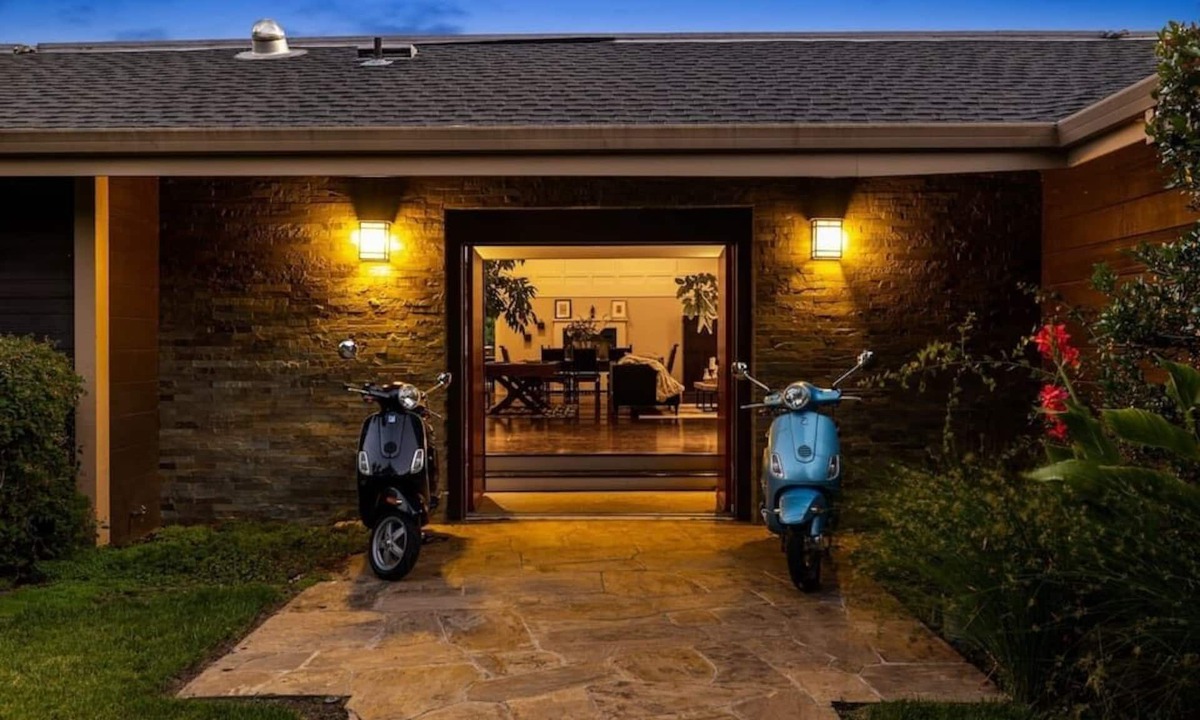 Sleepy Hollow House | 6BD/4BA Villa | Saltwater Pool + BBQ + Pool Table