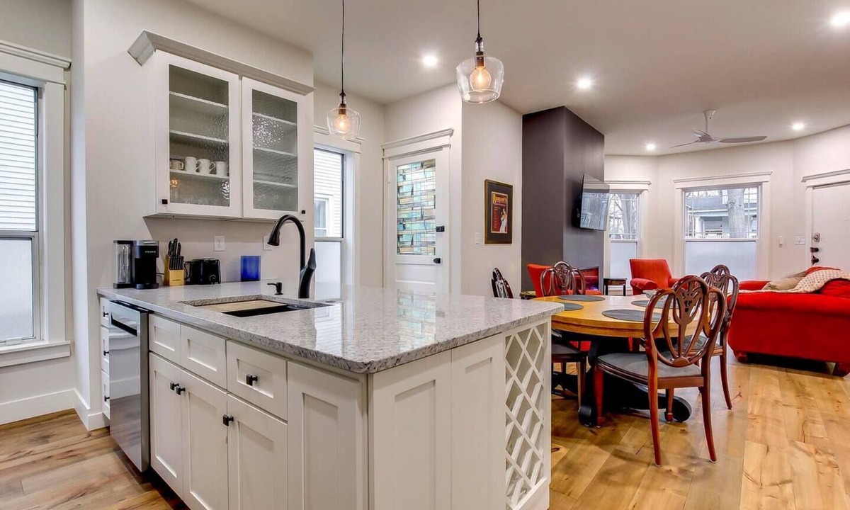 Crescent Hill House | 6BR/3BA PRIME Location - Entire Home (Both Units)