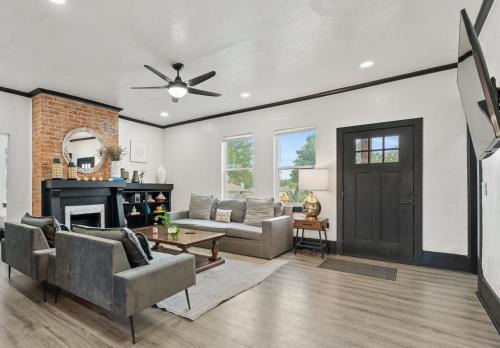Central Oklahoma City House | 6BR Home 5 mins OCU, Sleeps 16