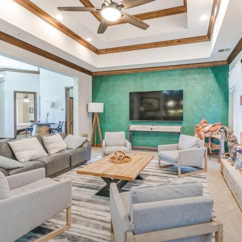 Pottawatomie County House | 6BR Home Wanette Private Property, Sleeps 14