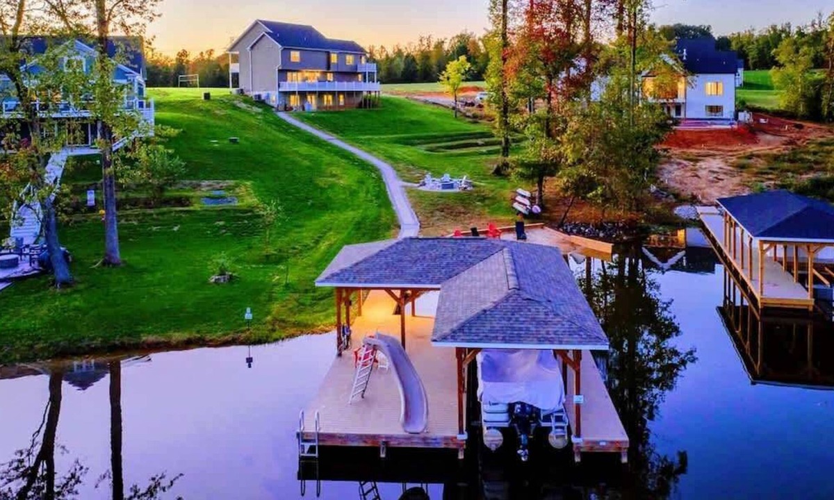 Mineral House | 6BR Lakefront at Lake Anna, Boat Dock, Fire Pit
