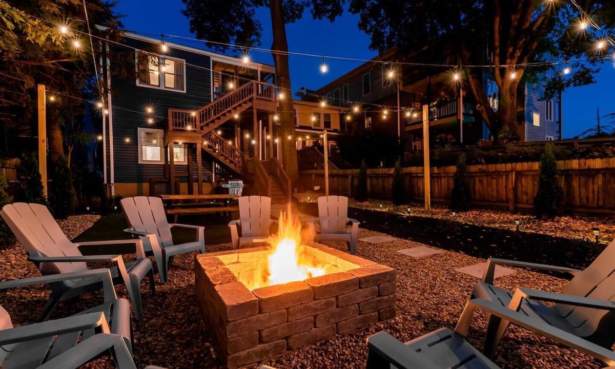 Bonnycastle House | 6BR Retreat w/Game Room Epic Yard Hot Tub Fire Pit