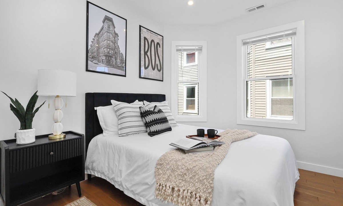 East Somerville Apartment | 6BR4Bth Parking/BOS/MIT/Harvard/TD Garden