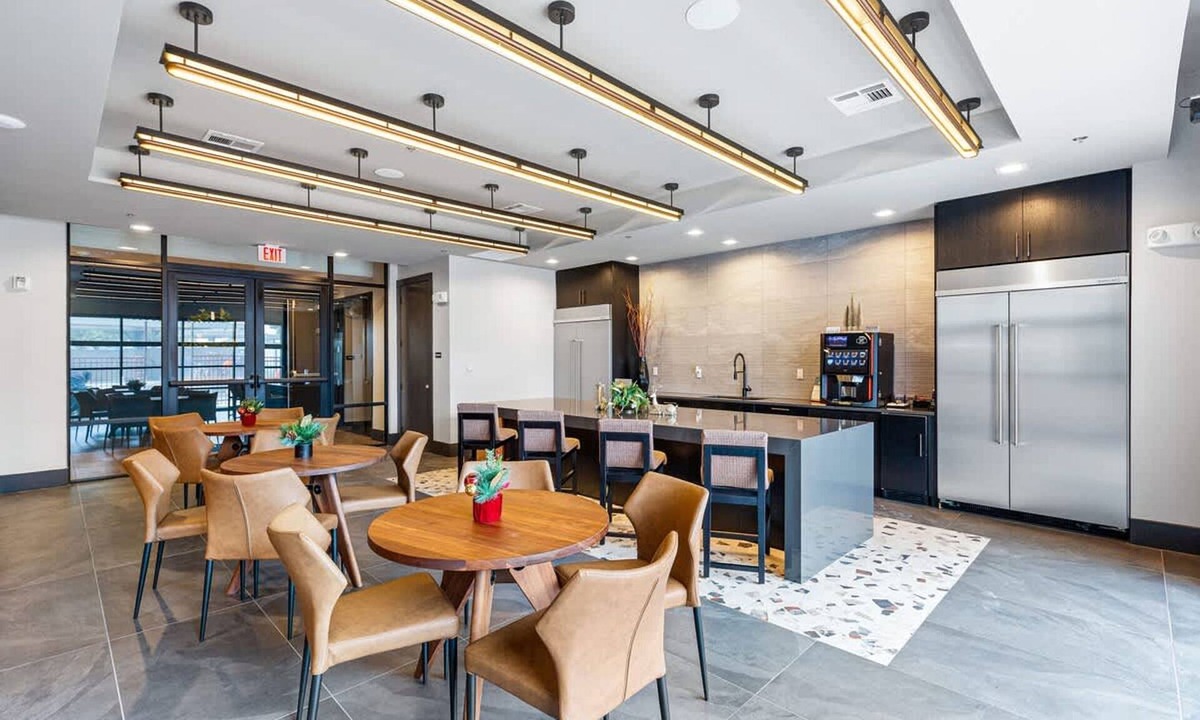 North Burnet Apartment | 6min to Domain 12min DT Studio- Pool Parking