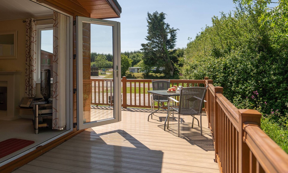 Mullacott Cabin | 7 Atlantic Crescent Lodge - 2 Bed-Sleeps 4-TJS7AC