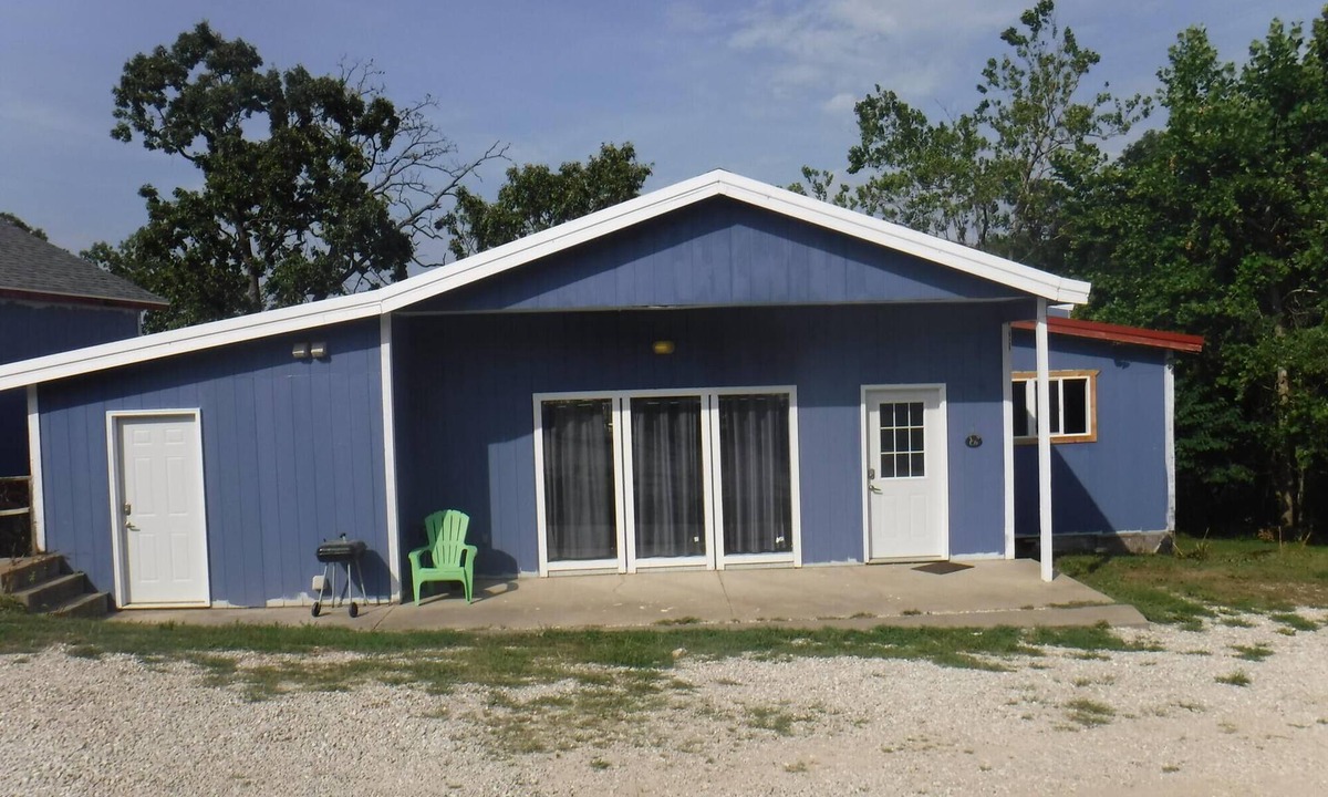 Climax Springs Cabin | 7 Bedroom - 5 Bath Lakefront