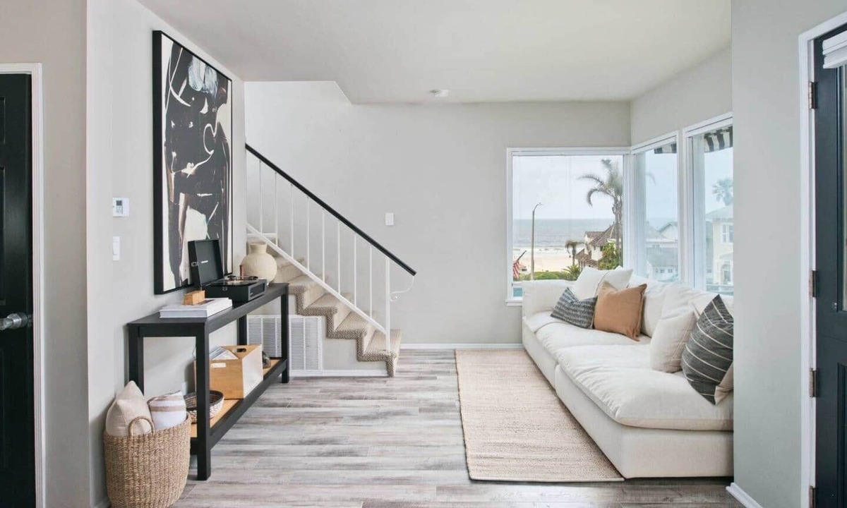 The Strand House | 7 Bedroom Ohana Beach House*Steps to Sand*Patios