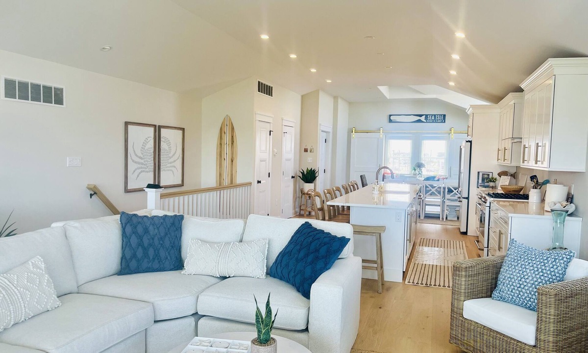 Sea Isle City House | 7 Bedroom - On the Bay in Sea Isle- walk to Acme, Beach, Park, and Shops