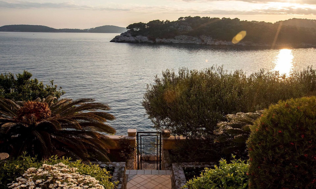Zaton Villa | 7 Bedroom Villa Sí with Private Sea Access