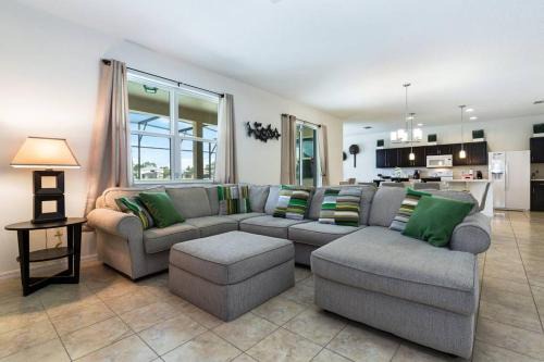 Crystal Cove House | 7 Bedrooms 4.5 Bathorroms Crystal Cove 4731 BD