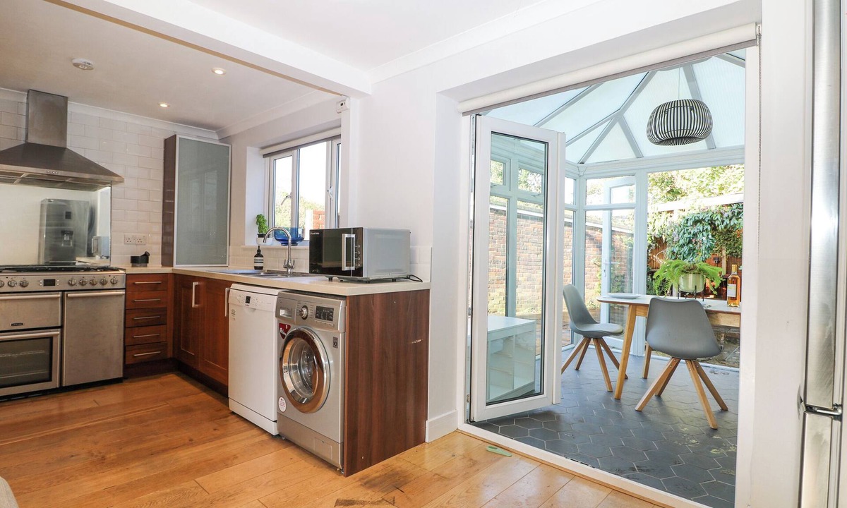 Arundel Cottage | 7 Daltons Place