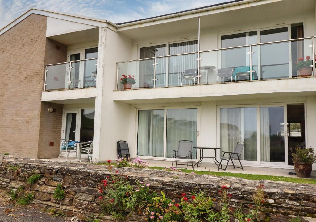 Mawgan Porth Apartment | 7 Europa Court